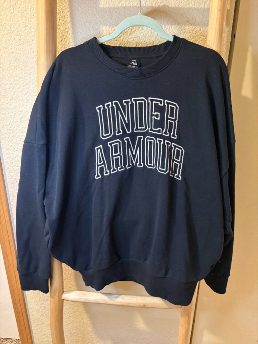 Under Armour Navy Crewneck Sweatshirt Women's Large